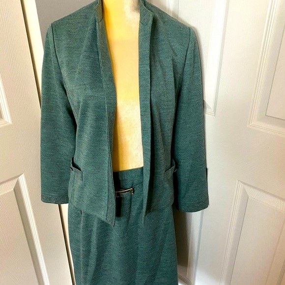 Henry Lee Dresses & Skirts - Vintage Henry Lee skirt suit right out of Mad Men.  Comes with matching belt.